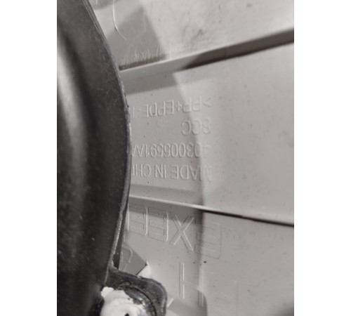 Обшивка центральной стойки правая верхняя