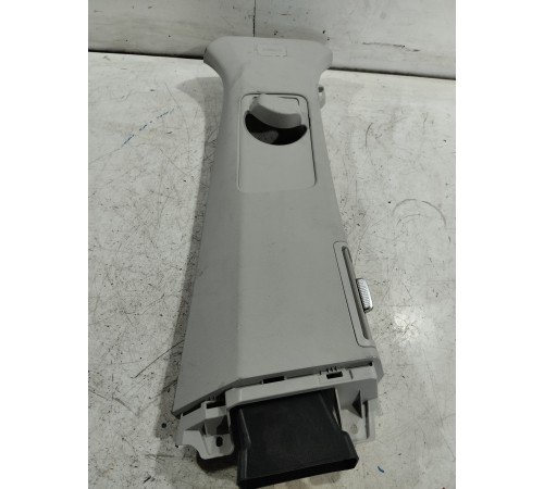 Обшивка центральной стойки правая верхняя