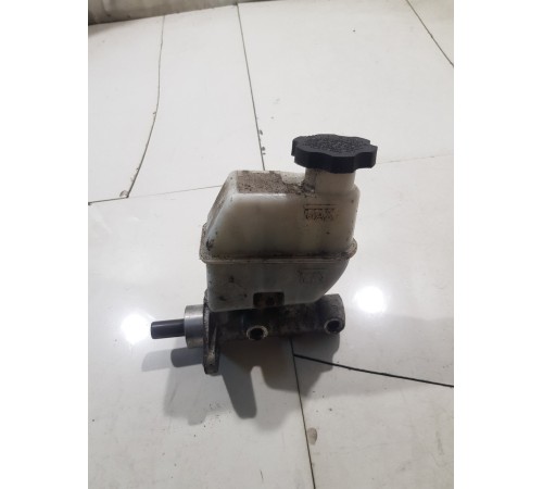 Главный тормозной цилиндр с бачком