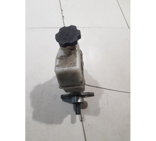 Главный тормозной цилиндр с бачком