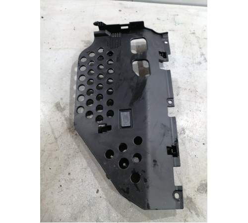 Накладка торпедо правая нижняя с подсветкой