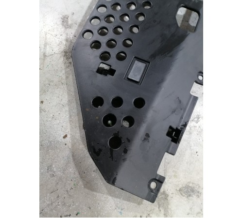 Накладка торпедо правая нижняя с подсветкой