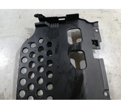 Накладка торпедо правая нижняя с подсветкой