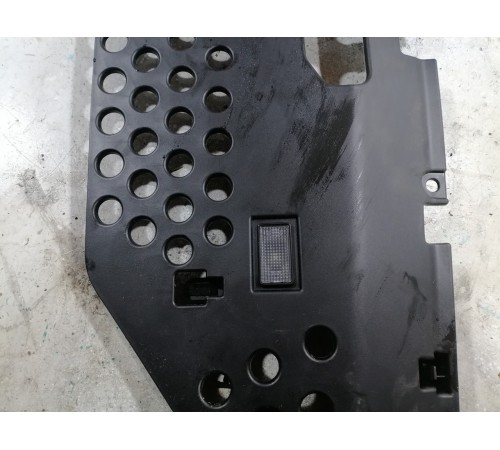 Накладка торпедо правая нижняя с подсветкой