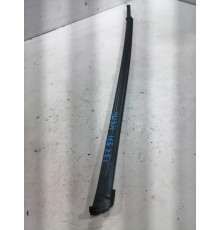 Уплотнитель стекла передний левый 