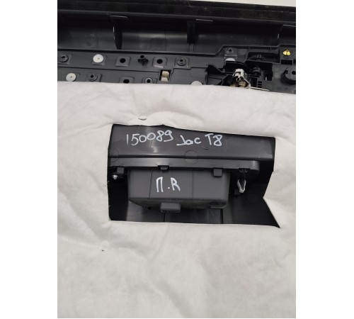 Обшивка двери передняя правая