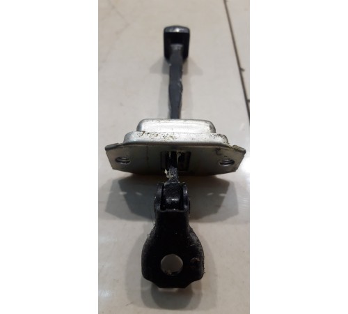 Ограничитель двери (задний, левый)