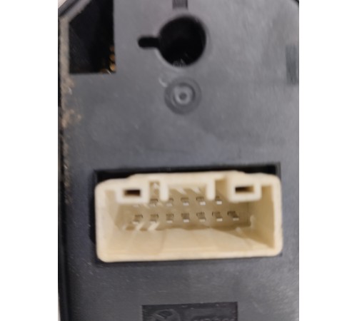 Блок кнопок управления стеклоподъёмниками передний левый