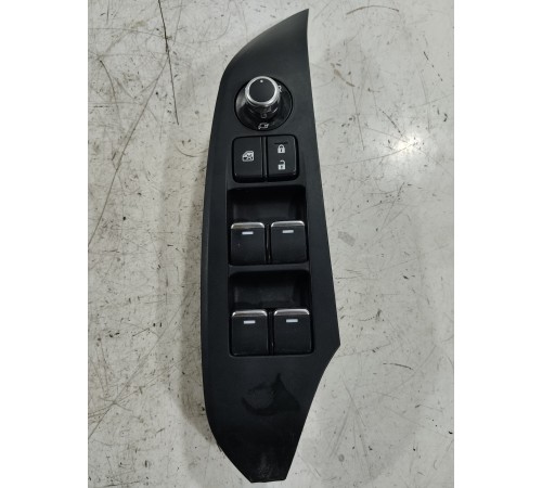 Блок кнопок управления стеклоподъёмниками передний левый