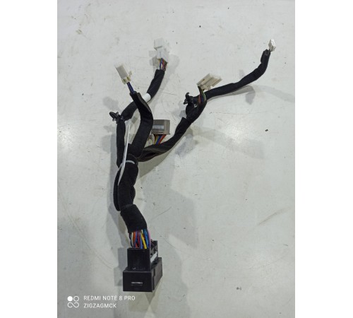 Электропроводка напольной консоли салона