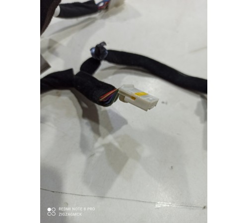 Электропроводка напольной консоли салона