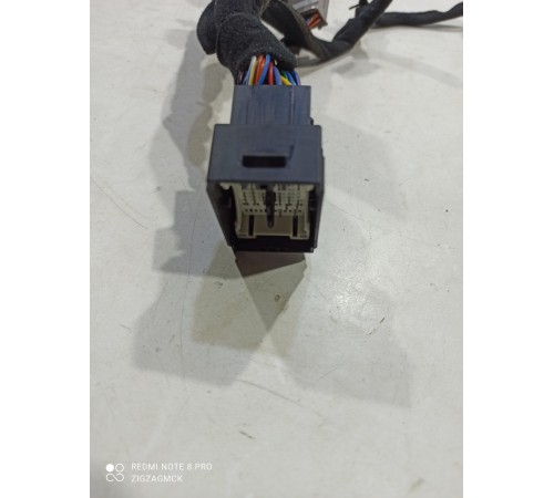 Электропроводка напольной консоли салона