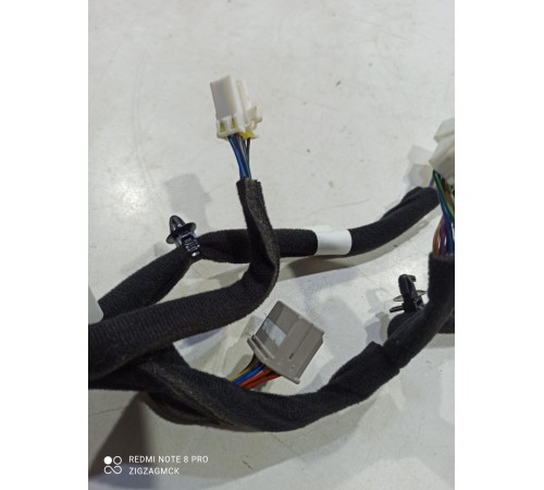 Электропроводка напольной консоли салона