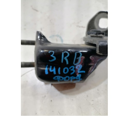 Петля двери задняя правая верхняя