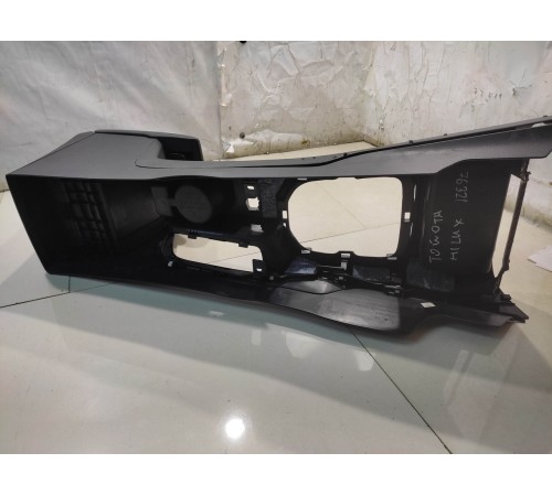 Центральная консоль с подлокотником