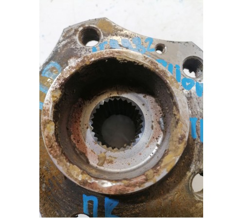 Ступица передняя правая