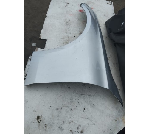 Крыло переднее левое