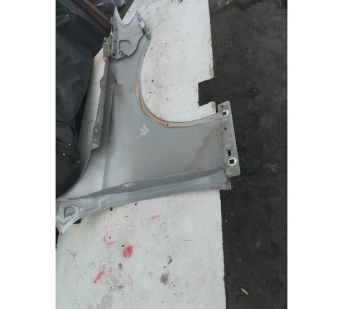 Крыло переднее левое