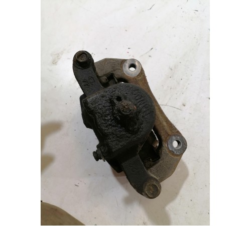 Тормозной суппорт передний левый
