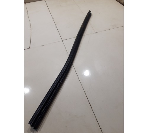 Уплотнитель стекла (задний правый внутренний)