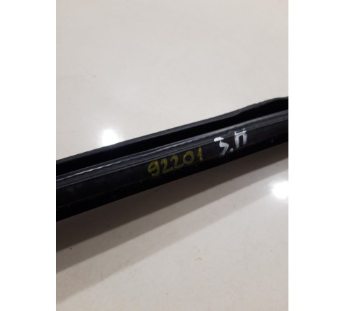 Уплотнитель стекла (задний правый внутренний)