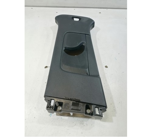 Обшивка центральной стойки левая верхняя