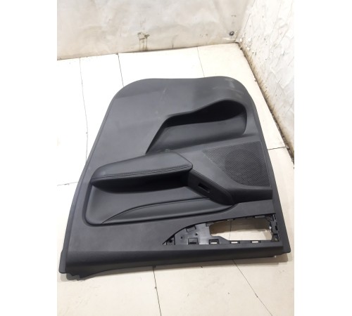 Обшивка двери (задняя правая)