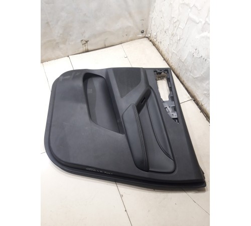 Обшивка двери (задняя правая)