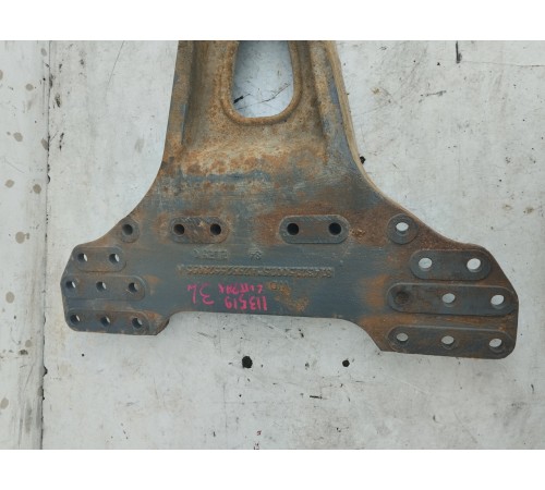 Кронштейн нижних реактивных тяг задний левый