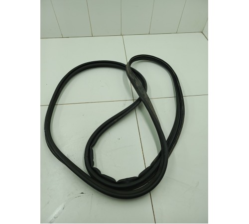 Уплотнитель крышки багажника