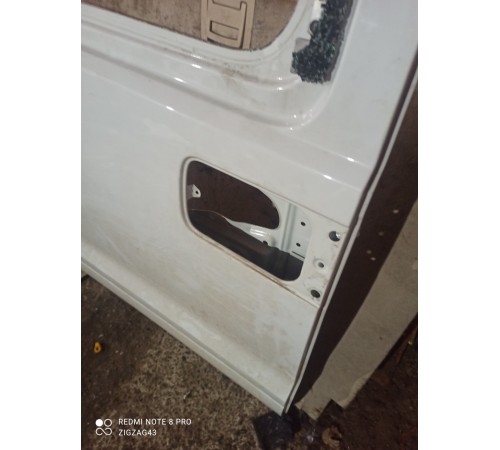 Дверь (средняя, левая)