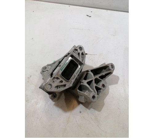 Опора двигателя левая, подушка