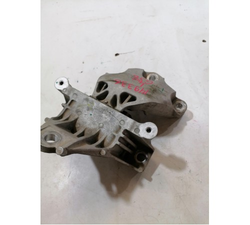 Опора двигателя левая, подушка