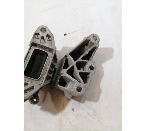 Опора двигателя левая, подушка