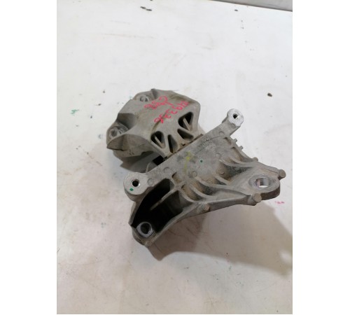 Опора двигателя левая, подушка