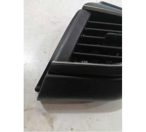 Дефлектор воздушный правый