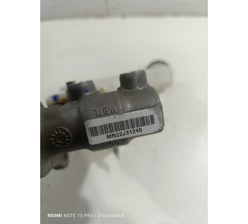 Главный тормозной цилиндр с бачком