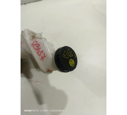 Главный тормозной цилиндр с бачком