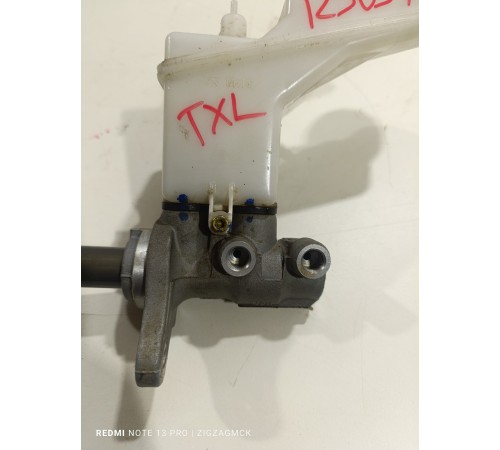 Главный тормозной цилиндр с бачком