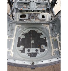 Ниша багажника (запасного колеса)