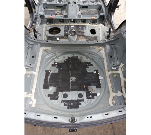 Ниша багажника (запасного колеса)