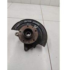 Кулак поворотный передний левый