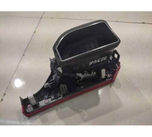 Воздушный дефлектор (левый)