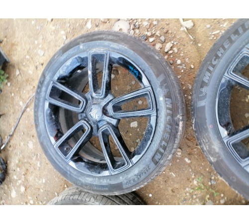 Комплект колёс 255/45R20