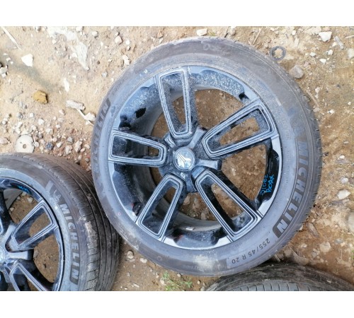 Комплект колёс 255/45R20