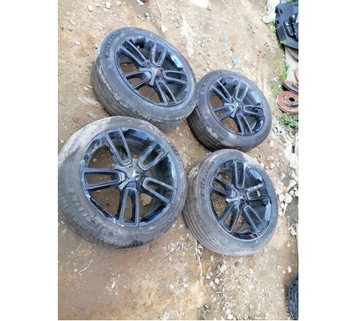 Комплект колёс 255/45R20