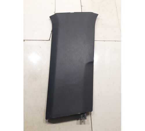 Обшивка центральной стойки правая