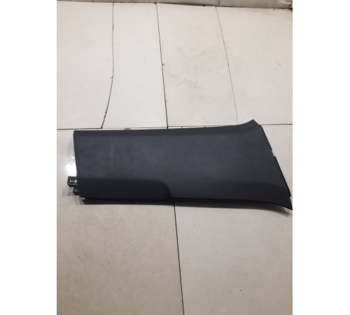 Обшивка центральной стойки правая