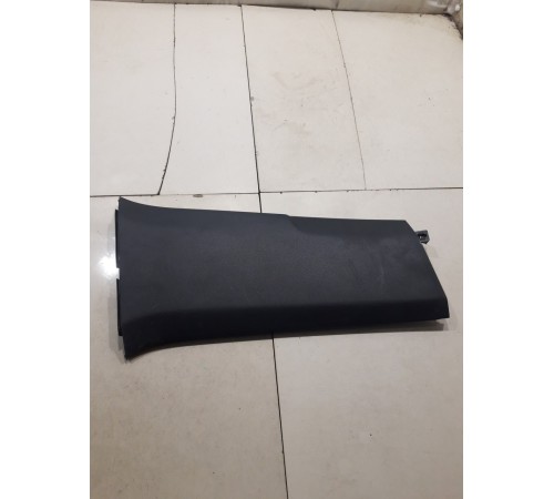 Обшивка центральной стойки правая