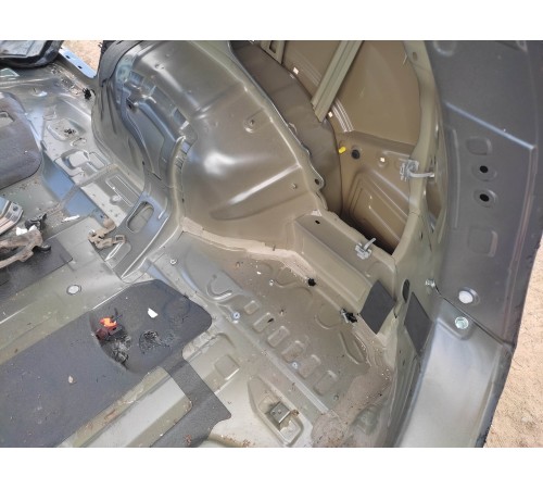 Ниша багажника(запасного колеса)